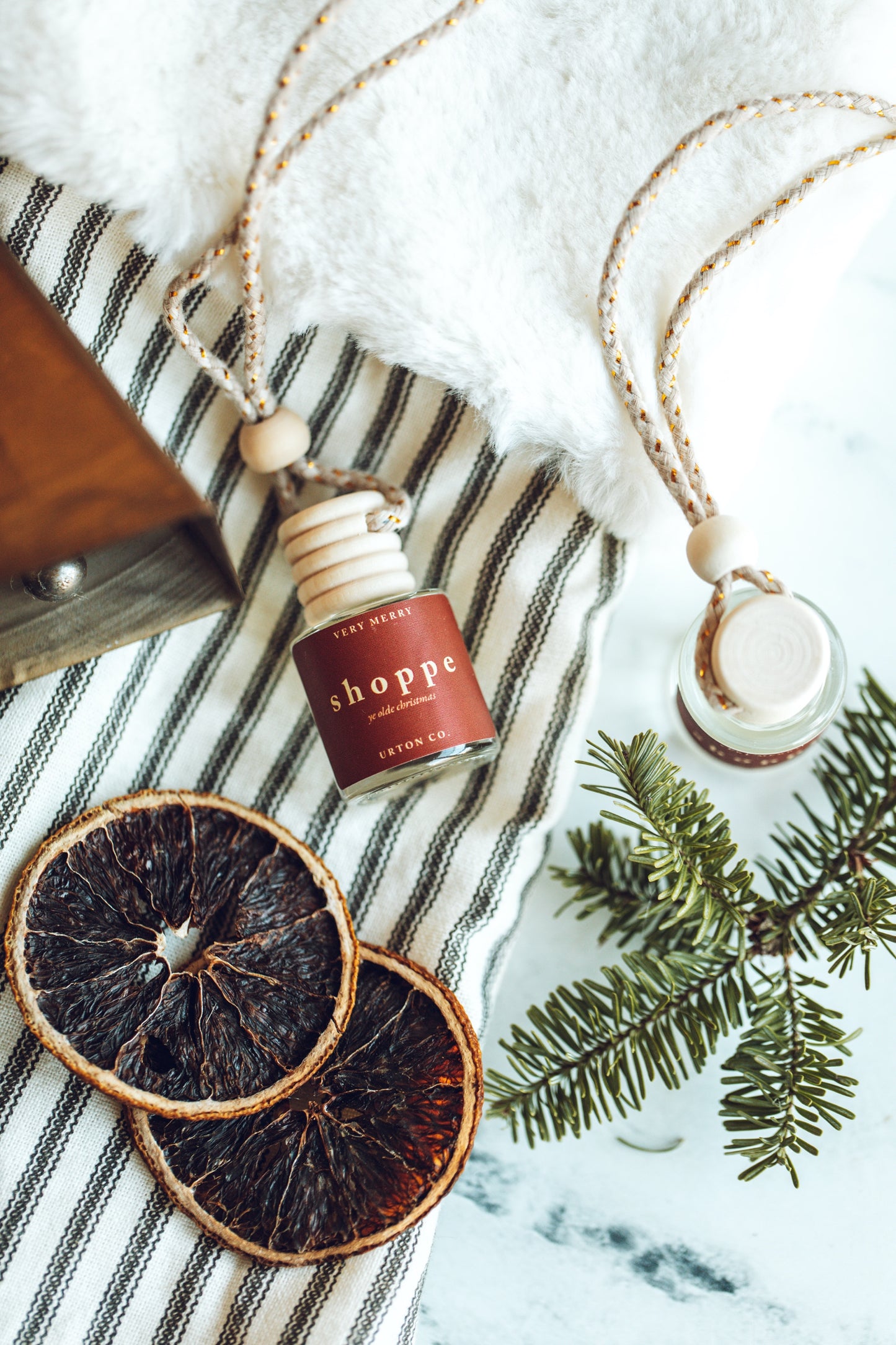 Ye Olde Christmas Shoppe Deep Cinnamon Essential Oil Blend